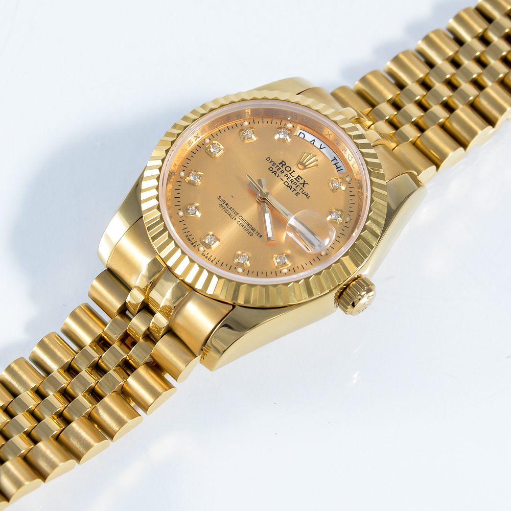 Liệu đồng hồ Rolex CL5 72200 có đáng 