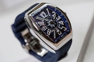 Phiên bản đồng hồ franck muller v45 có gì độc đáo?