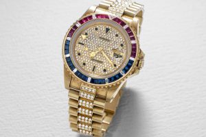 Câu chuyện về đồng hồ Rolex GMT – Master full đá quý